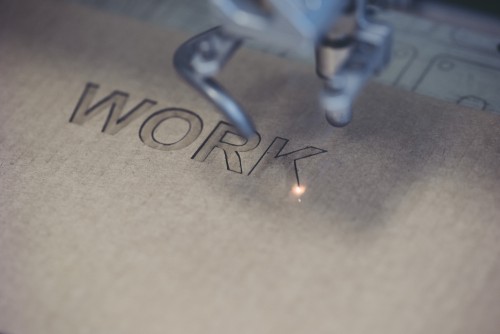 Lasergravur auf Holz, Metall und Glas bei Next Generation GmbH – Präzise und langlebige Ergebnisse für jedes Projekt